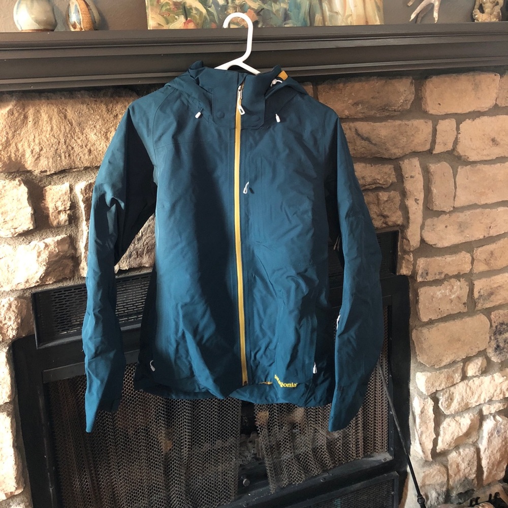 Green/yellow Patagonia GORE-TEX insulated jacket