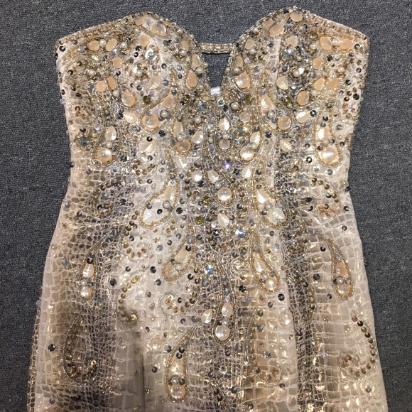 JOVANI - Picture 3 of 5