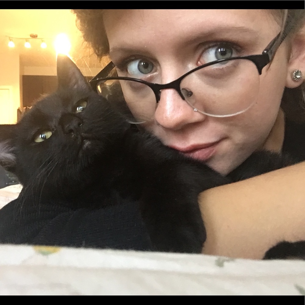 Meet your Posher, Elise