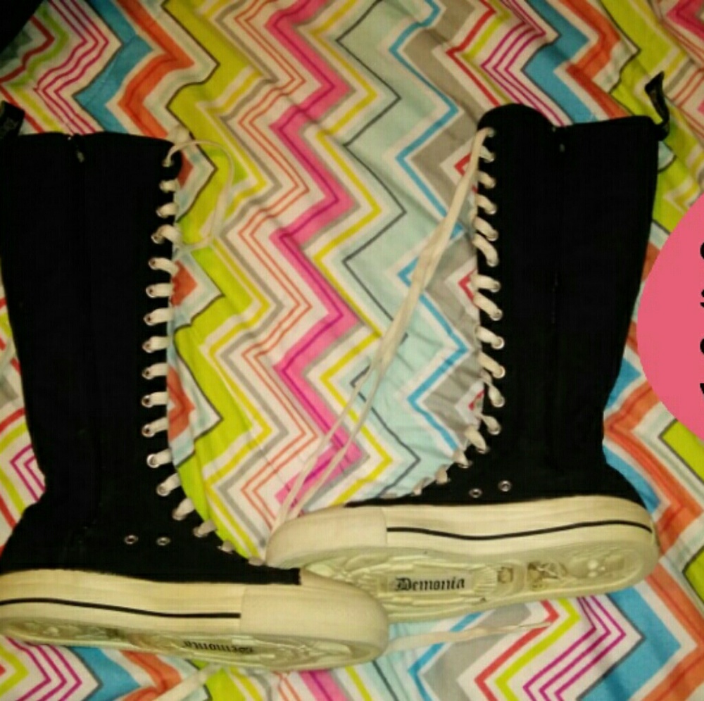 Lace up shoes