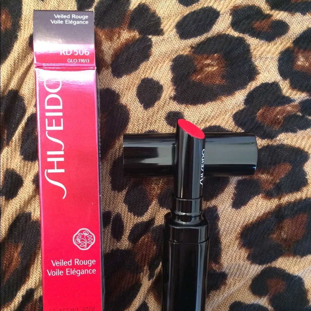 Shiseido Veiled Rouge in RD506