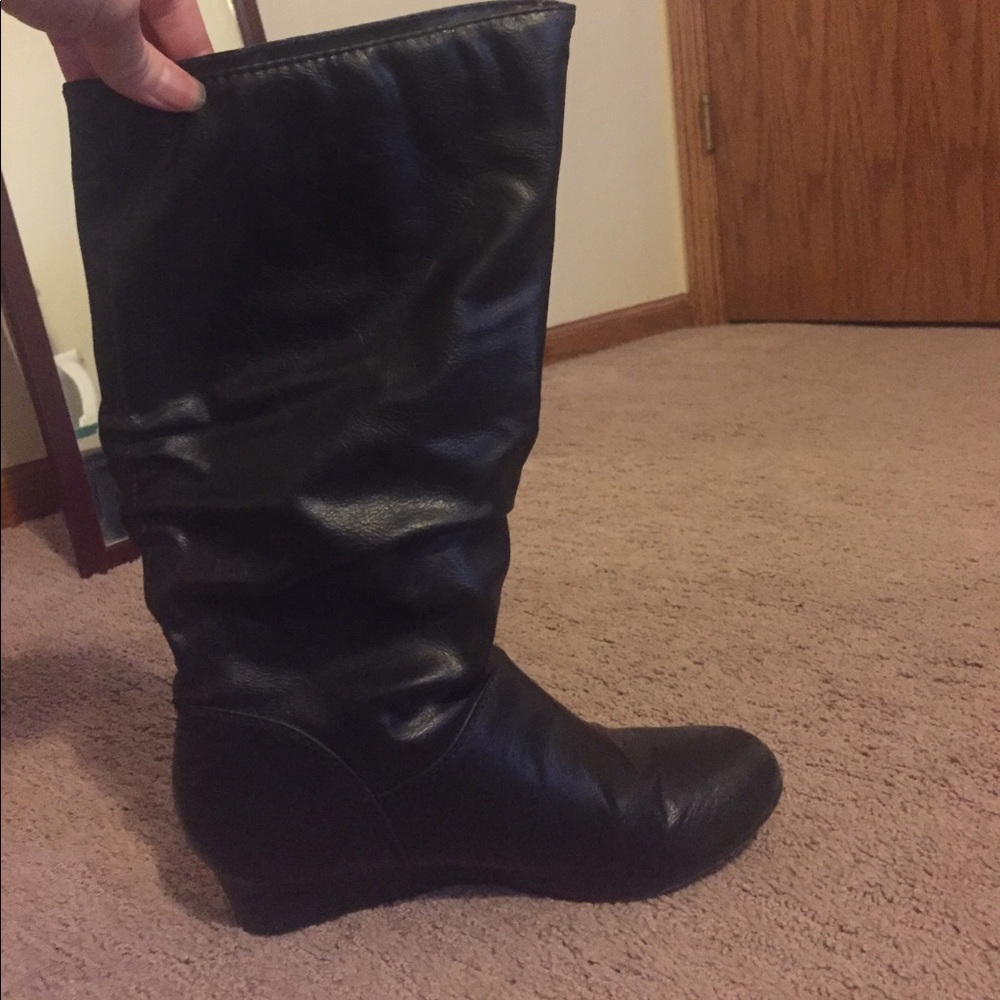 Black mini-wedge boots. LIKE NEW