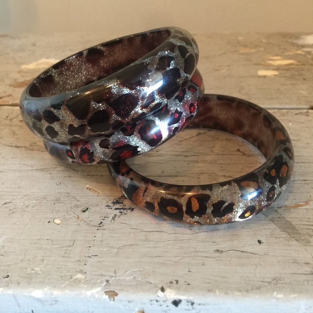 Vintage sparkle animal pattern bangle set