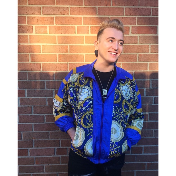 ⭐️ Collin’s Closet ⭐️ - Picture 6 of 7