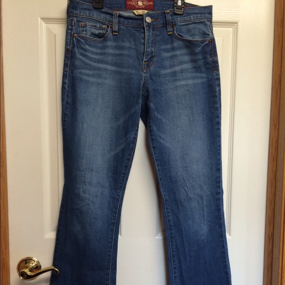 ✨HOST PICK ✨Lucky Brand boot cut  Jeans 6/28 reg - Picture 2 of 8