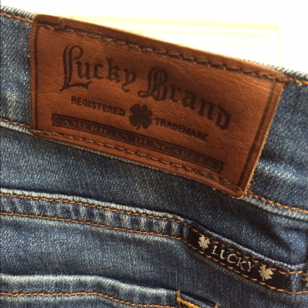 ✨HOST PICK ✨Lucky Brand boot cut  Jeans 6/28 reg - Picture 6 of 8