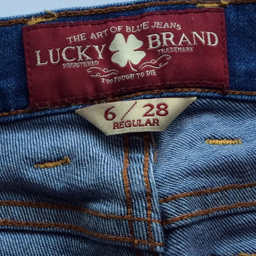 ✨HOST PICK ✨Lucky Brand boot cut  Jeans 6/28 reg - Picture 8 of 8