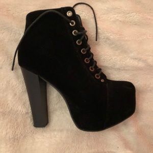 Lace up Ankle Boots