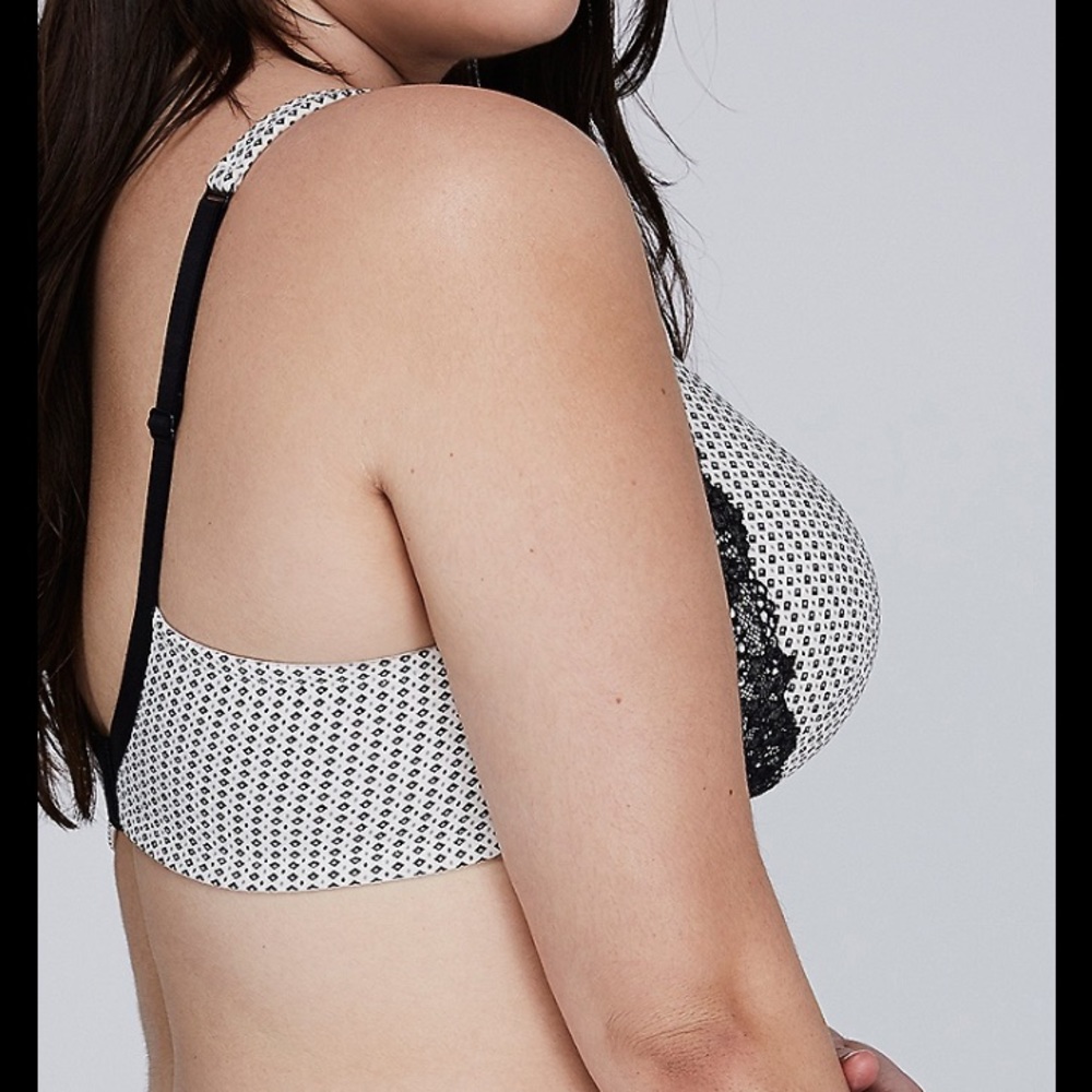 Lane Bryant Cacique Plunge Bra Black Lace Accent - Picture 3 of 3