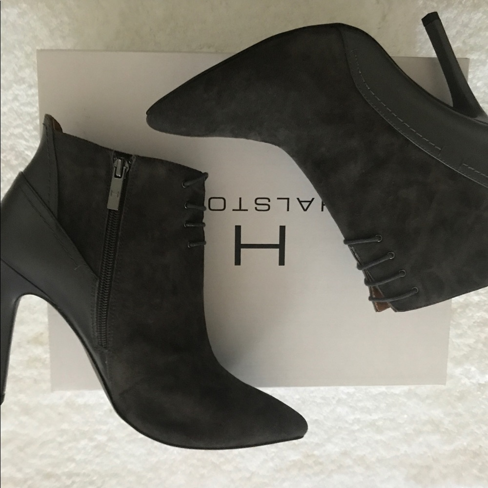 🌸New Halston Irene Ankle Boots