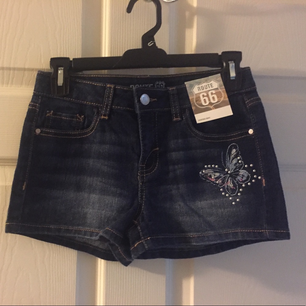 Denim shorts w embroidered butterflies