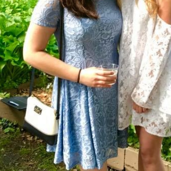 Light blue lace dress - Picture 4 of 4