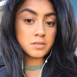 Meet your Posher, Nathaly