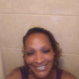 Meet your Posher, Laquania