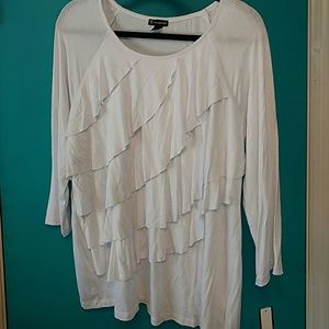 NWT - NEW DIRECTION RUFFLE FRONT TOP