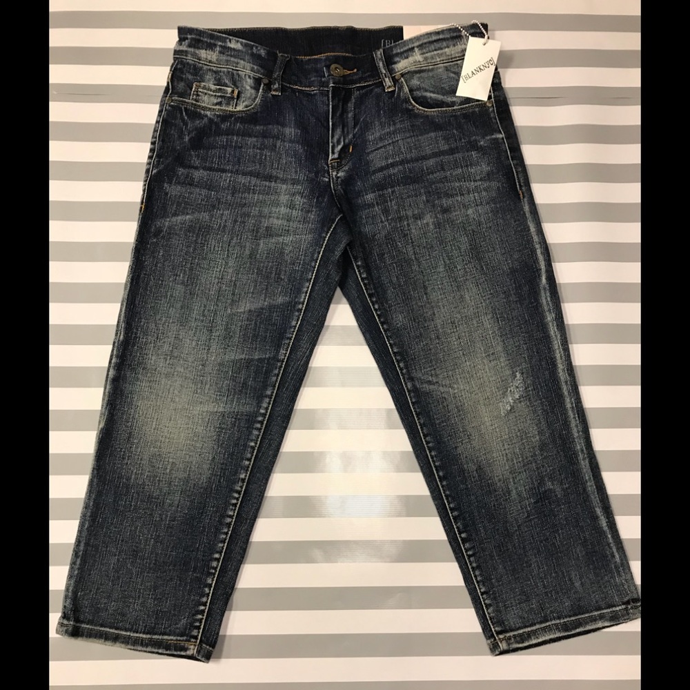 BlankNYC medium wash Capri jeans size26
