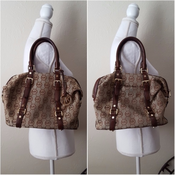 Michael Kors Handbags - Michael Kors Bedford Medium Satchel