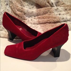 Valerie Stevens red horse hair pumps