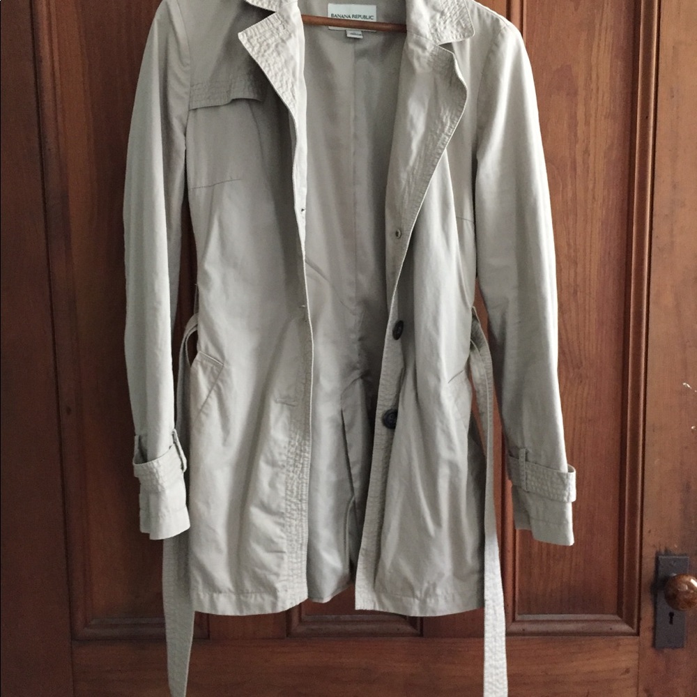 Banana Republic Trench coat✨