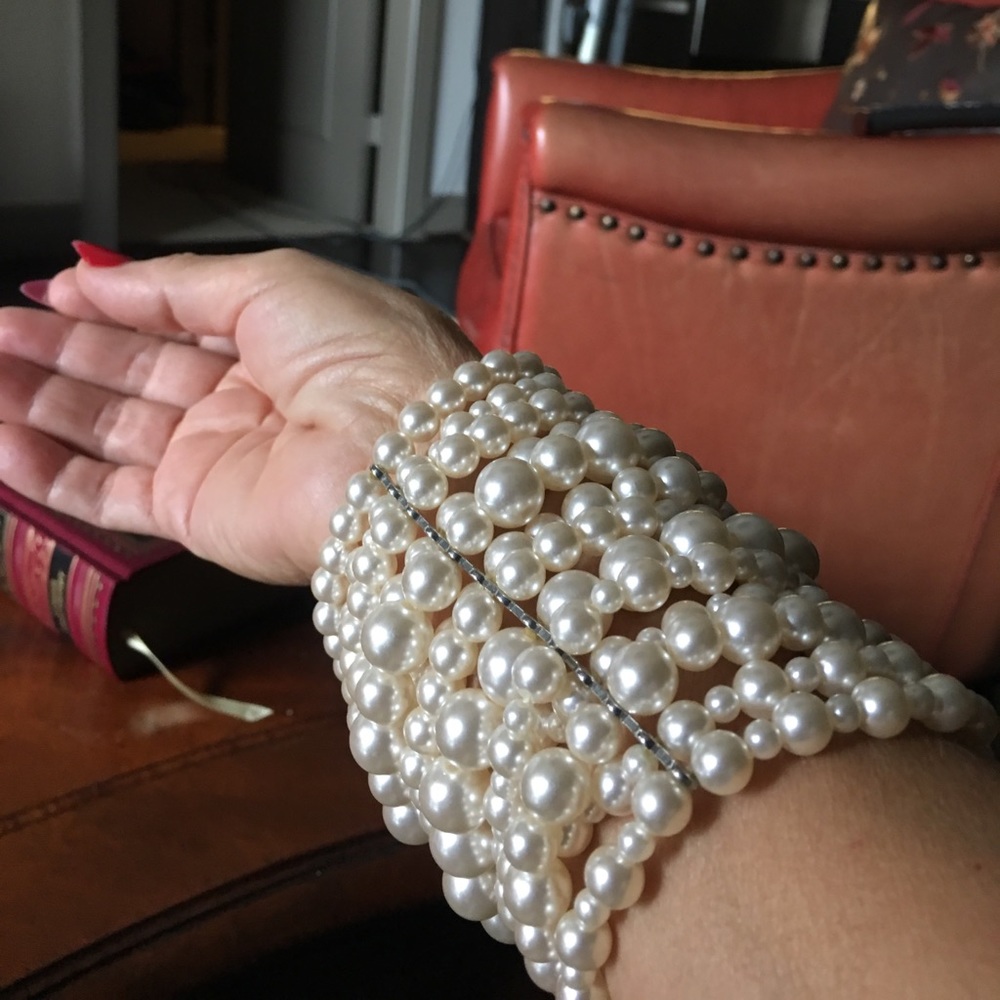 Faux pearl bracelet 😍