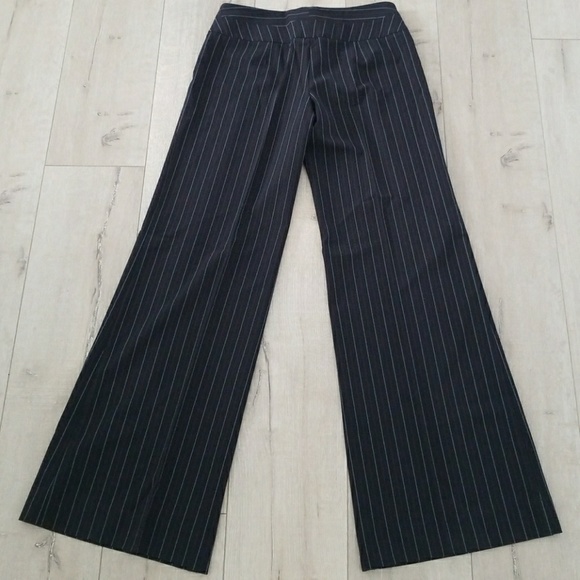 Women's trousers - Picture 2 of 3