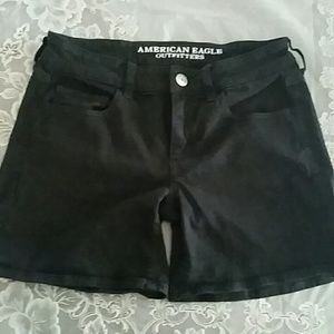 AMERICAN EAGLE OUTFITTERS BLACK SHORTS