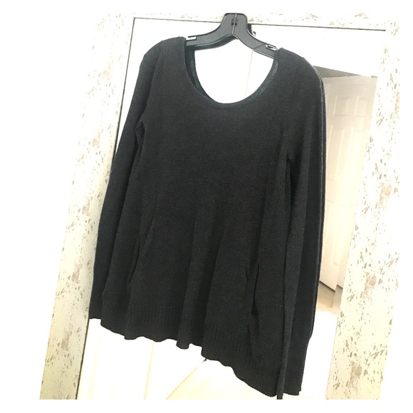 grey VS Kiss of Cashmere high/low Scoopneck Tunic - Picture 2 of 3