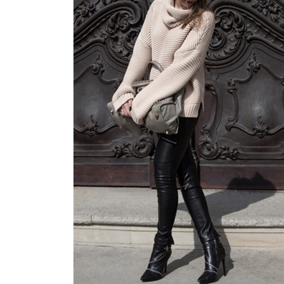 RATED 5⭐️ PIPER OVERSIZED COLLAR SWEATER - Picture 3 of 5