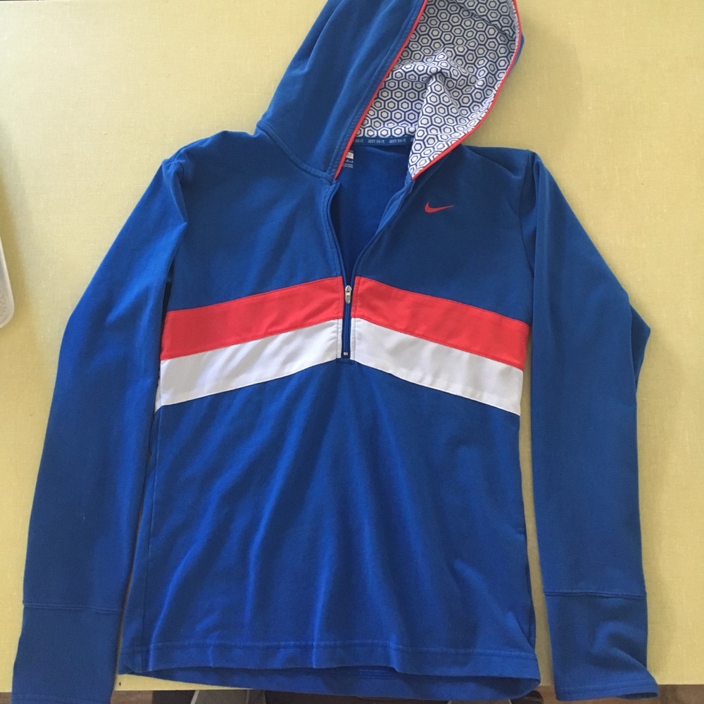 New without tags Nike FitDry Hoodie shirt