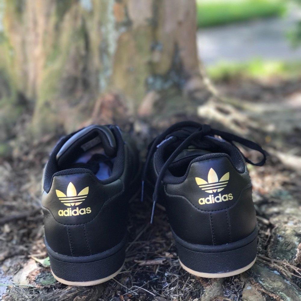 NWT Adidas Superstar black/ gold M - Picture 4 of 7