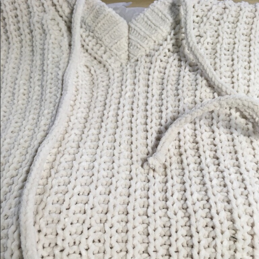 🔴FINAL PRICE ✨LAST 1✨ Off White Chenille Hoody - Picture 6 of 8