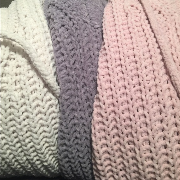 🔴FINAL PRICE ✨LAST 1✨ Off White Chenille Hoody - Picture 7 of 8