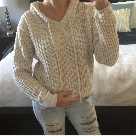 🔴FINAL PRICE ✨LAST 1✨ Off White Chenille Hoody - Picture 2 of 8