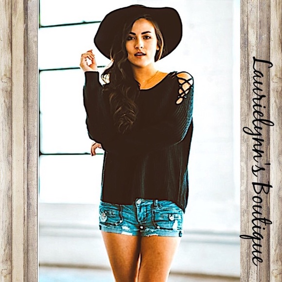 Laurielynn's Boutique Sweaters - Final Sale $Hp! 🎉Cold Shoulder lace up sweater