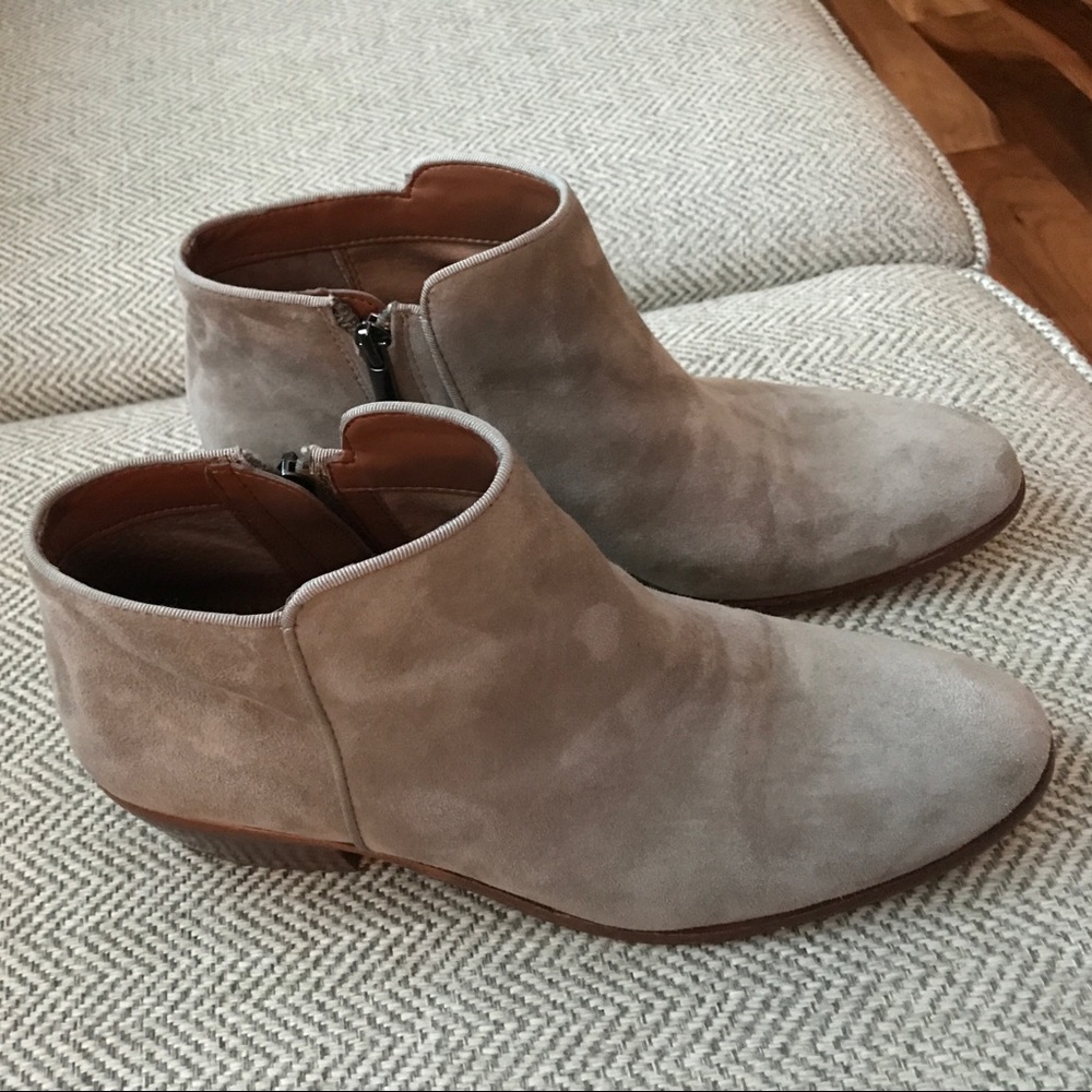 Sam Edelman ‘Petty’ Chelsea Boot in Putty Suede