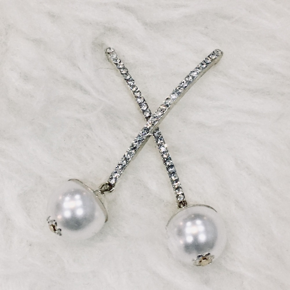 Silver Pearl Drop Earrings