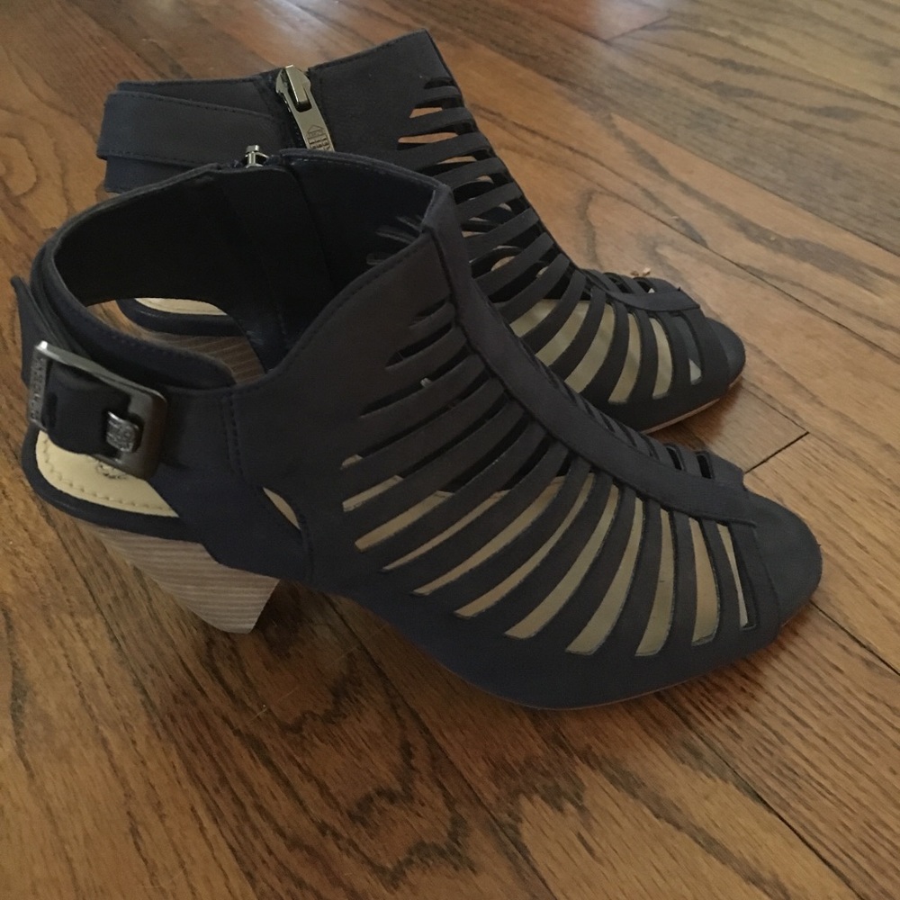 Vince Camuto Wedges 6.5 Navy Suede