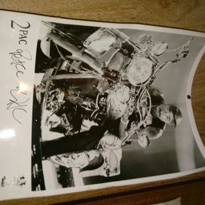 Autograph picture of Tupac