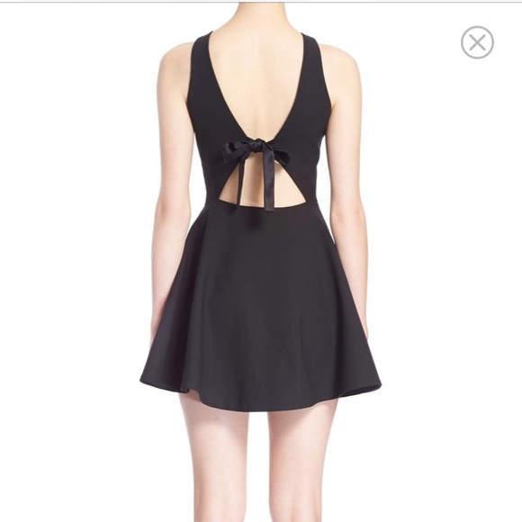 ⭐️Elizabeth And James⭐️ little black dress - Picture 3 of 6