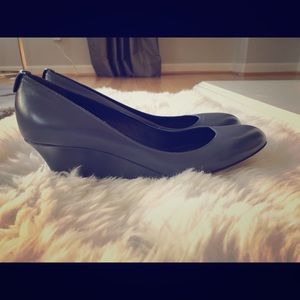 Authentic Gucci Gray Leather Wedges