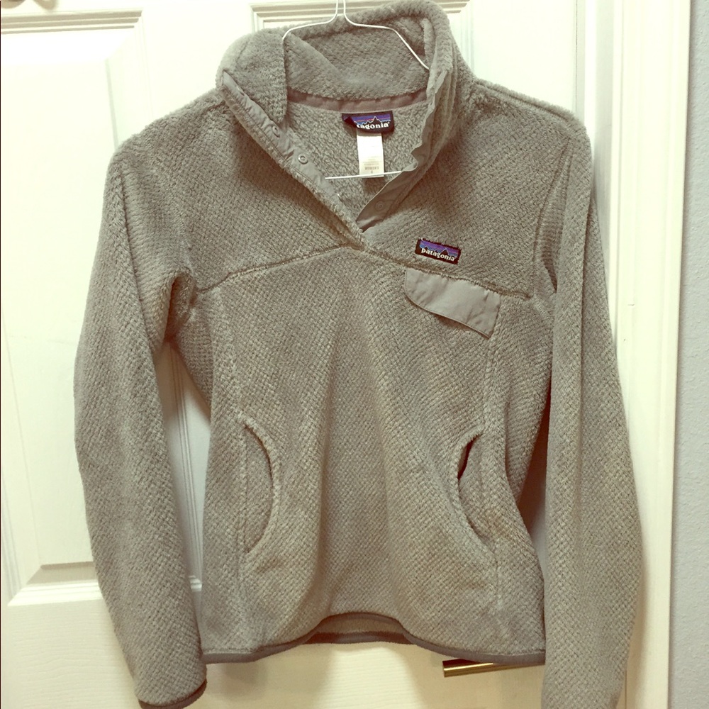 Gray Patagonia pull over