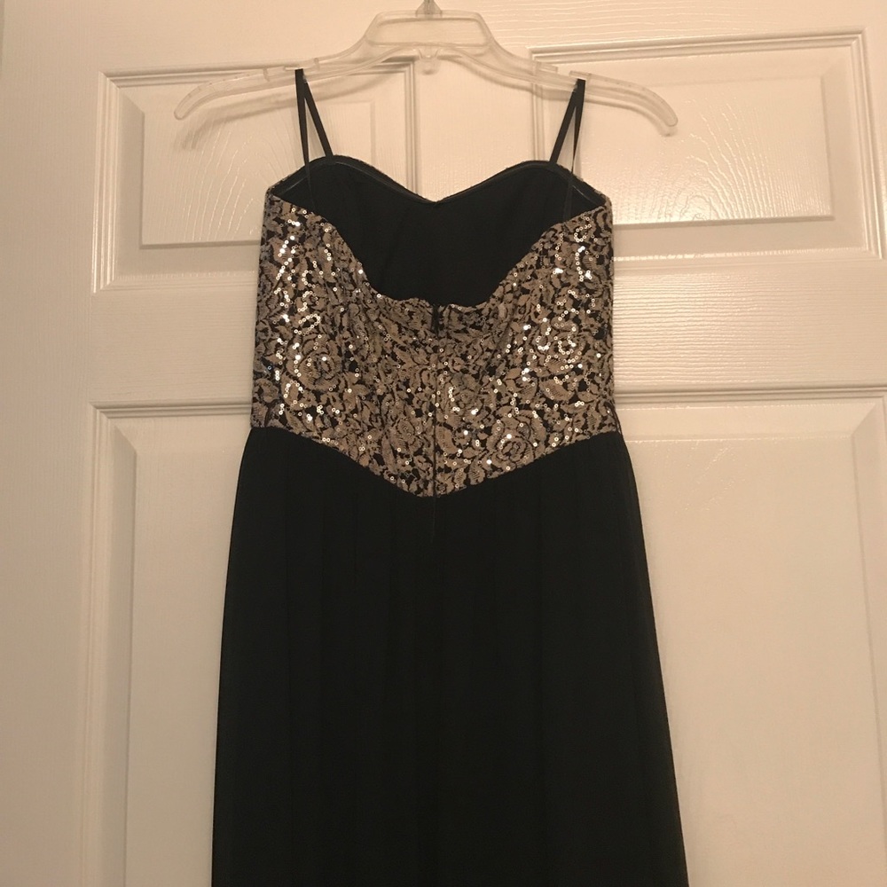 Dress - Picture 4 of 4