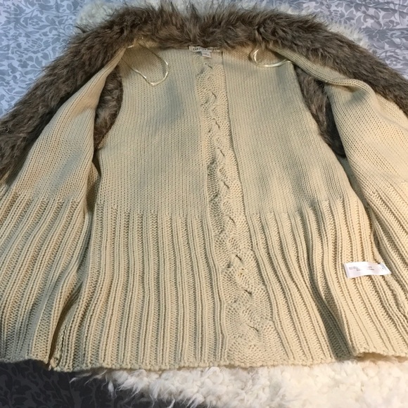 Carolyn Taylor Fur Vest - Picture 5 of 7