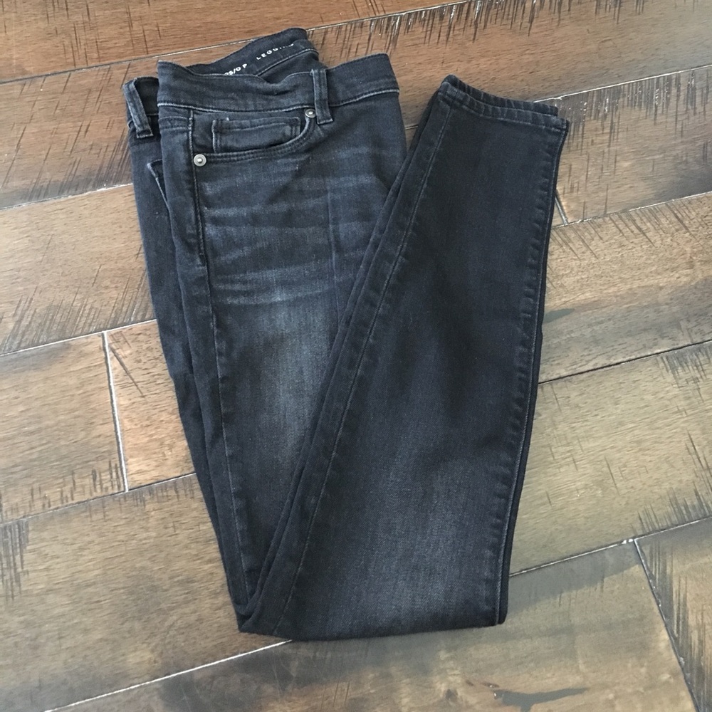 Black jeggings
