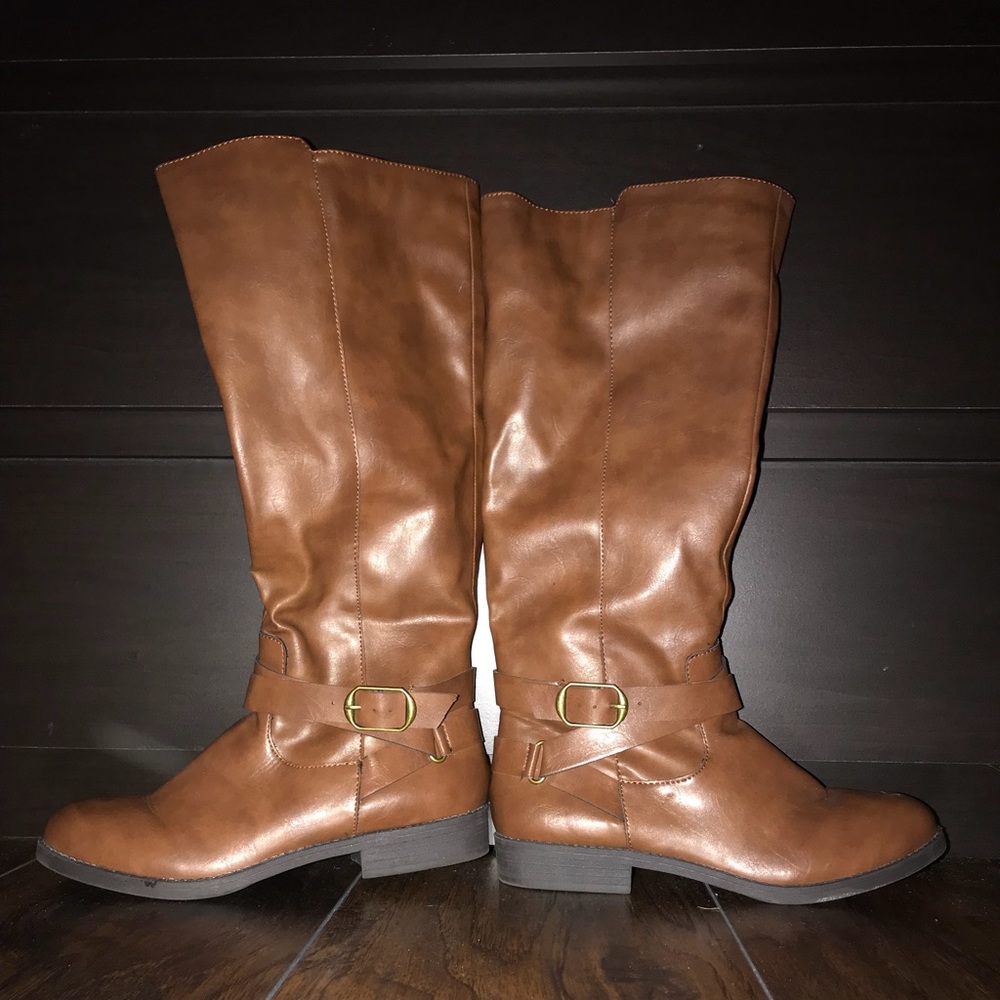 Knee high brown / tan boots