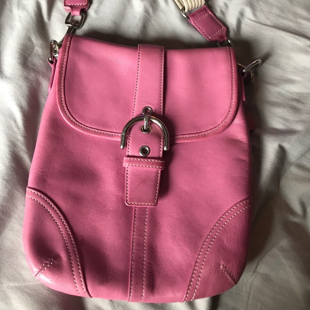 Coach cross body. Perfect for the spring!!💐