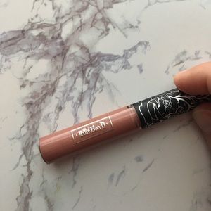 Mini Kat Von D liquid lipstick in Ludwig