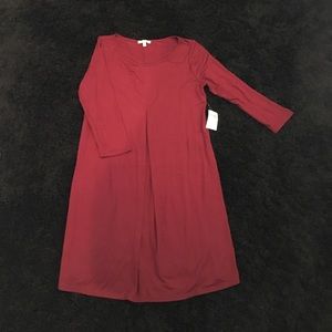 New burgundy shift dress