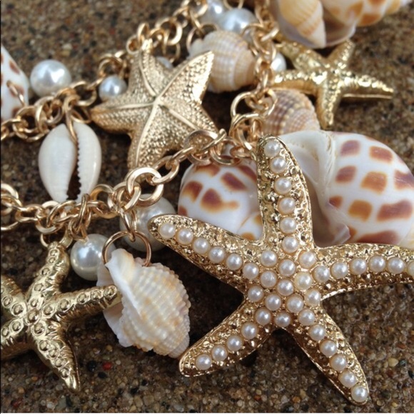 (S1) Gorgeous Shell Necklace - Picture 4 of 5