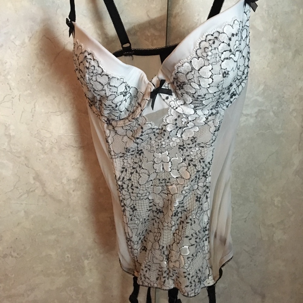 🔴 SOLD 🔴 Victoria’s Secret Lingerie